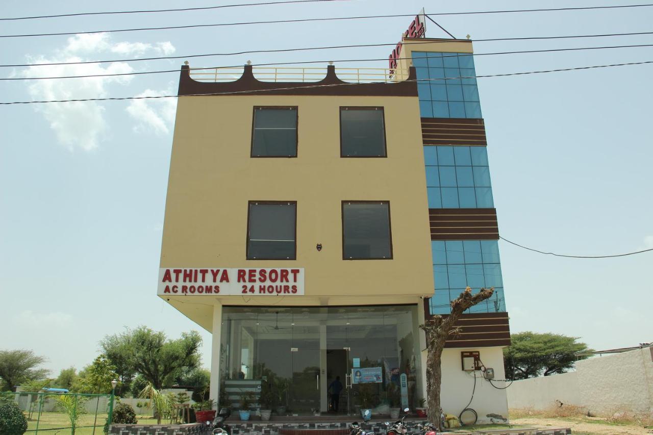 Capital O 82220 Athitya Resort Sikar Exterior foto