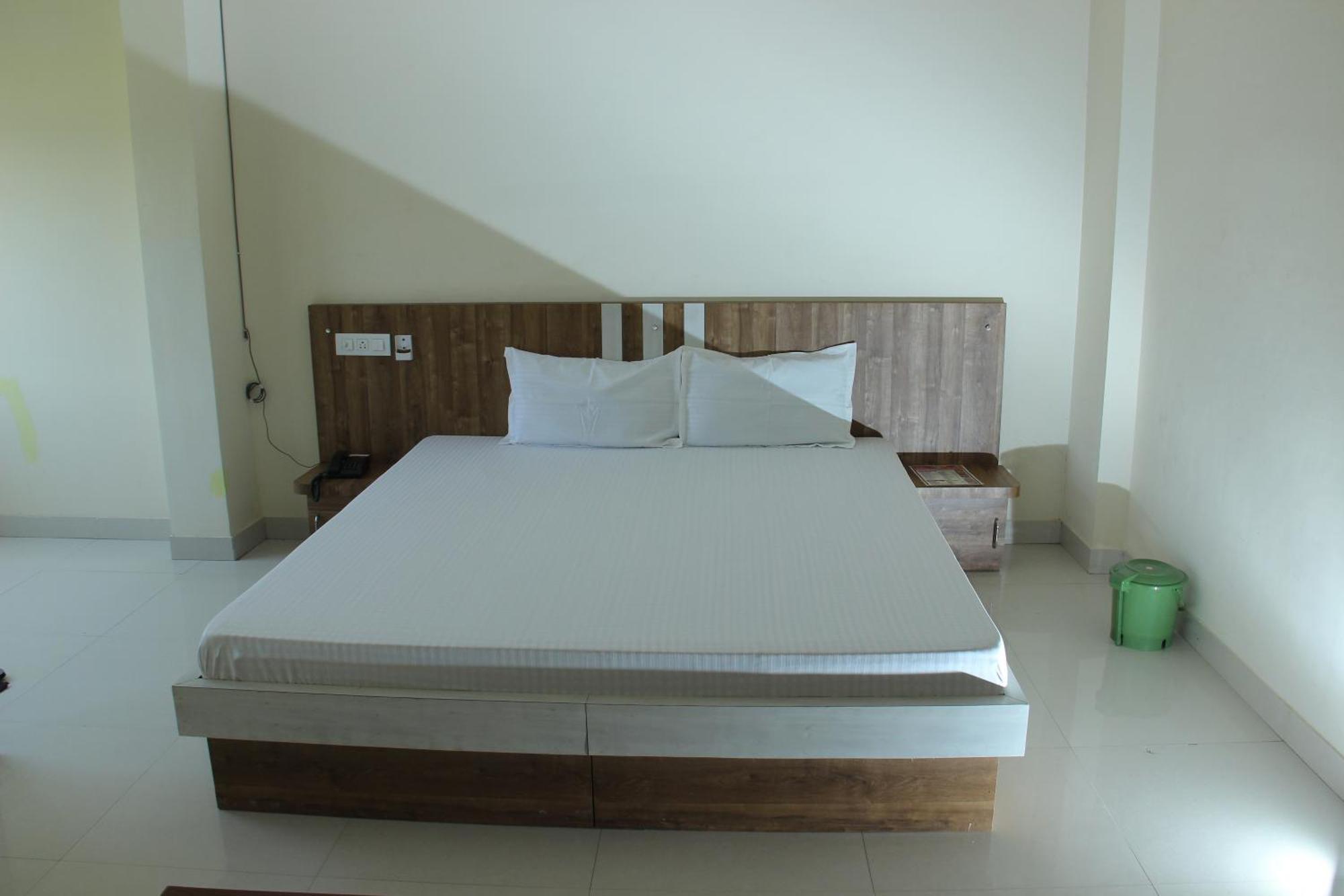 Capital O 82220 Athitya Resort Sikar Exterior foto