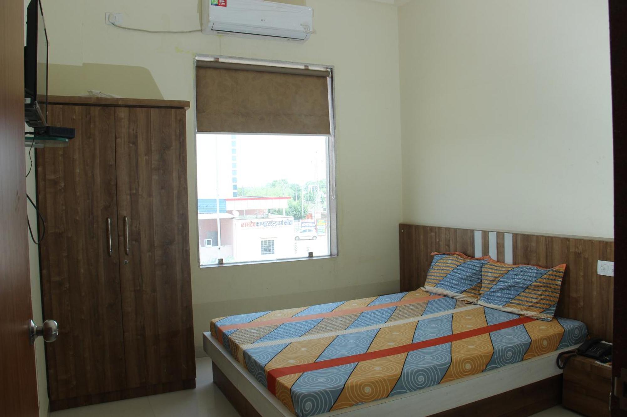 Capital O 82220 Athitya Resort Sikar Exterior foto