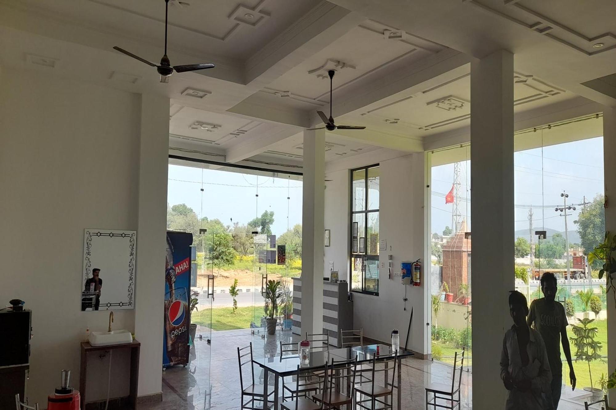 Capital O 82220 Athitya Resort Sikar Exterior foto